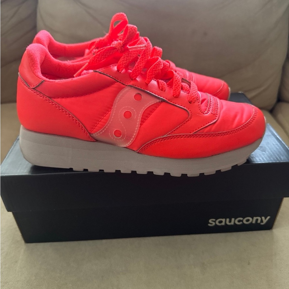 Saucony Women's Vibrant Pink Sneakers